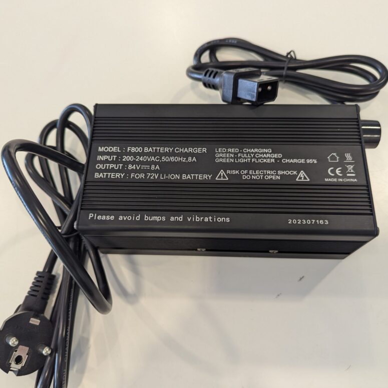 Ladegerät 8A passend für Sun 72V Akku, Cloud, Cloud-S, Sun-S+