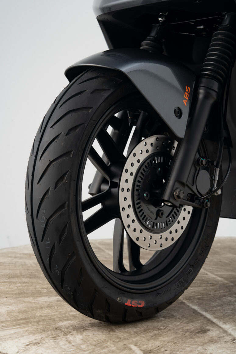 Yadea Fierider 7800W [100 km/h] – Bild 18